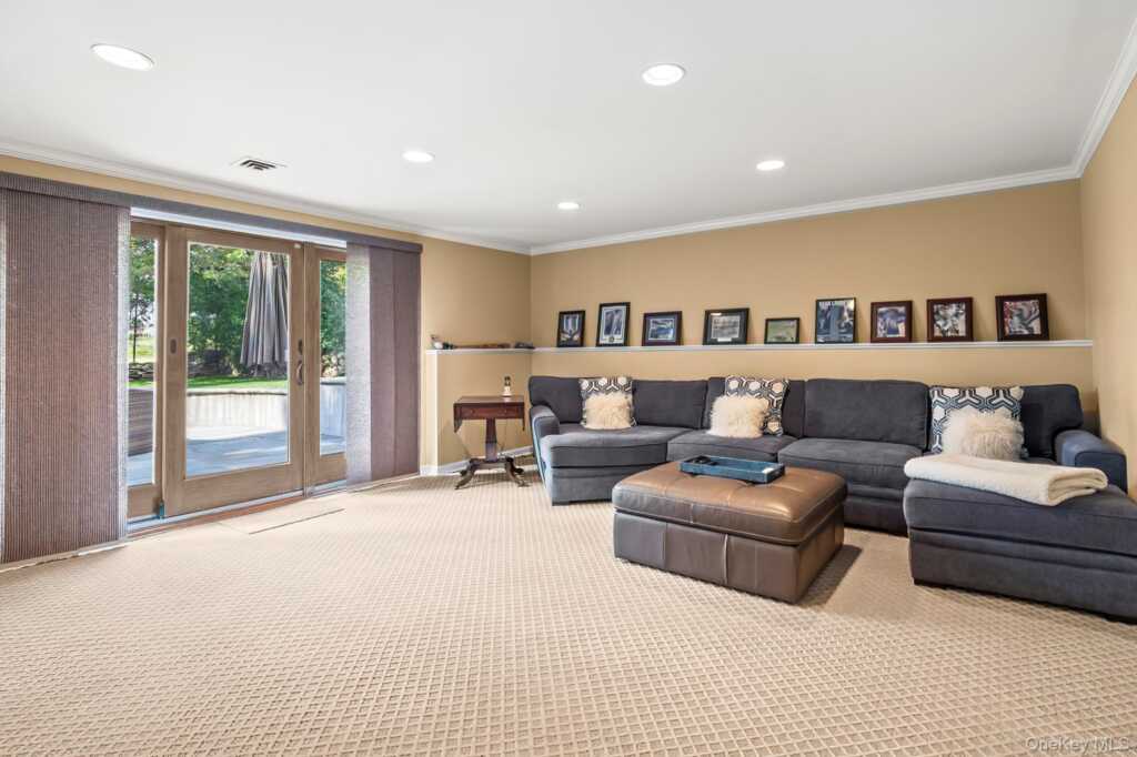 53 Country Ridge Drive, Rye, NY 10573 - Photo 25 of 50