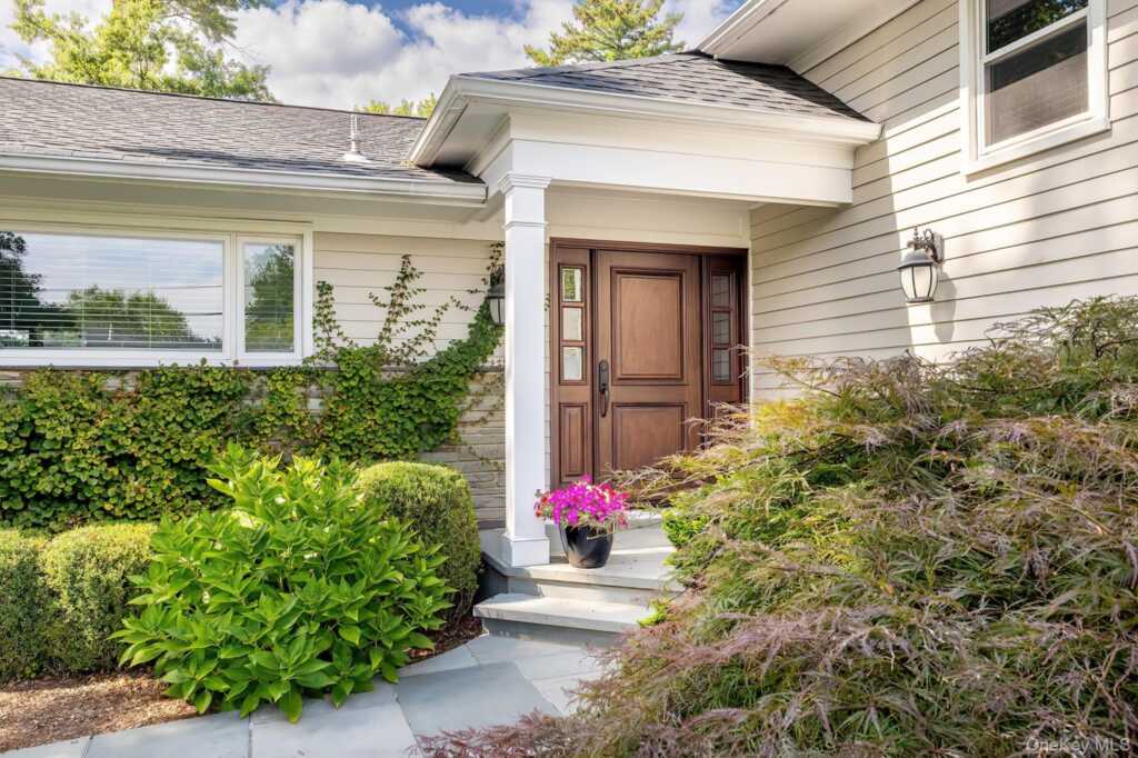53 Country Ridge Drive, Rye, NY 10573 - Photo 3 of 50