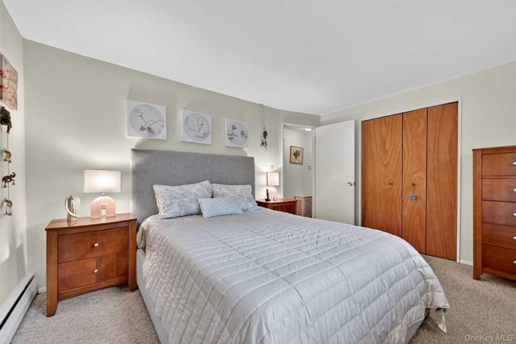 15 Bellows Lane, New City, NY 10956 - Photo 8 of 22