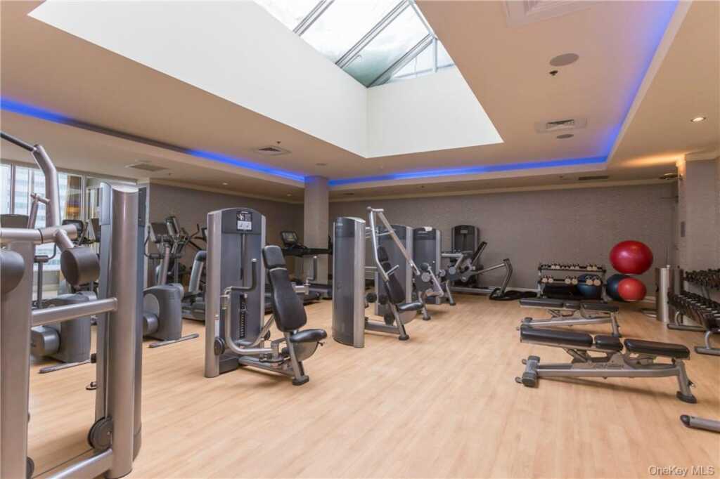 1 Renaissance Square, Unit #PH40C, White Plains, NY 10601 - Photo 12 of 14