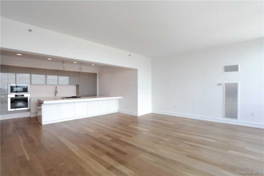 1 Renaissance Square, Unit #PH40C, White Plains, NY 10601 - Photo 3 of 14