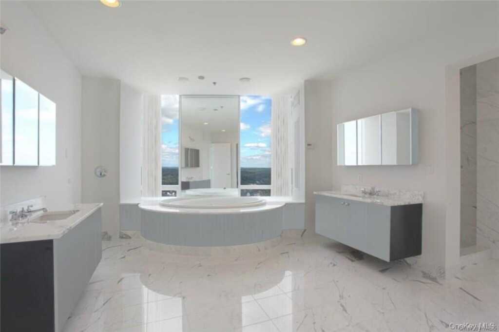 1 Renaissance Square, Unit #PH40C, White Plains, NY 10601 - Photo 7 of 14