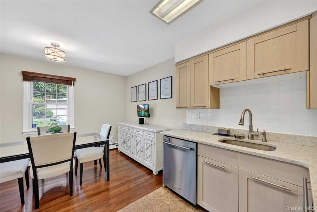 16 Round tree Circle Circle, Piermont, NY 10960 - Photo 15 of 25