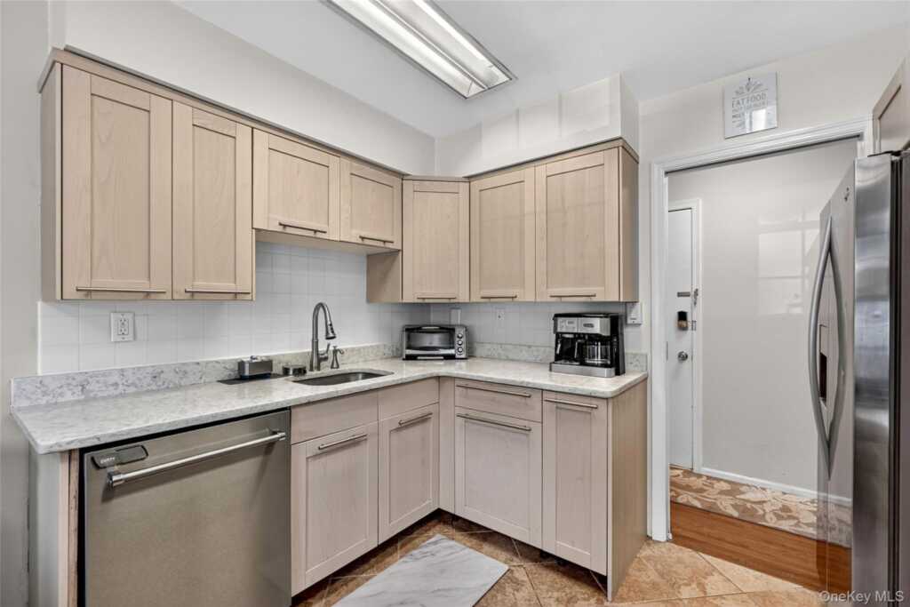 16 Round tree Circle Circle, Piermont, NY 10960 - Photo 16 of 25