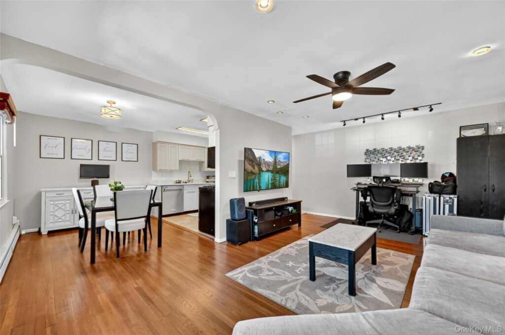 16 Round tree Circle Circle, Piermont, NY 10960 - Photo 7 of 25