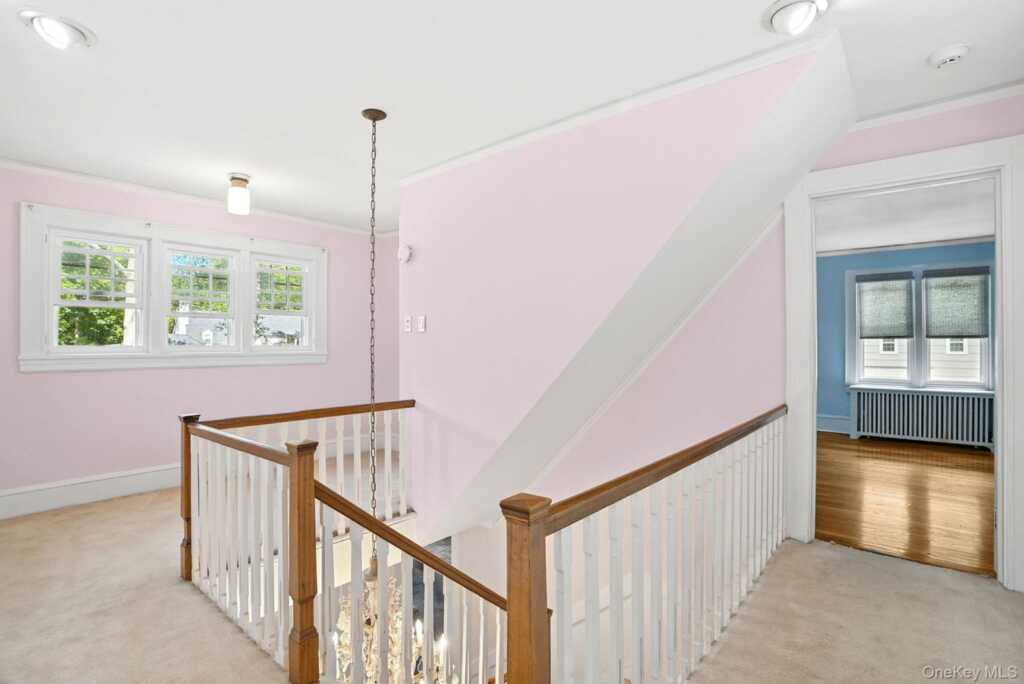 11 Robinhood Road, White Plains, NY 10605 - Photo 18 of 47