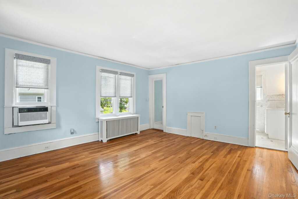 11 Robinhood Road, White Plains, NY 10605 - Photo 20 of 47