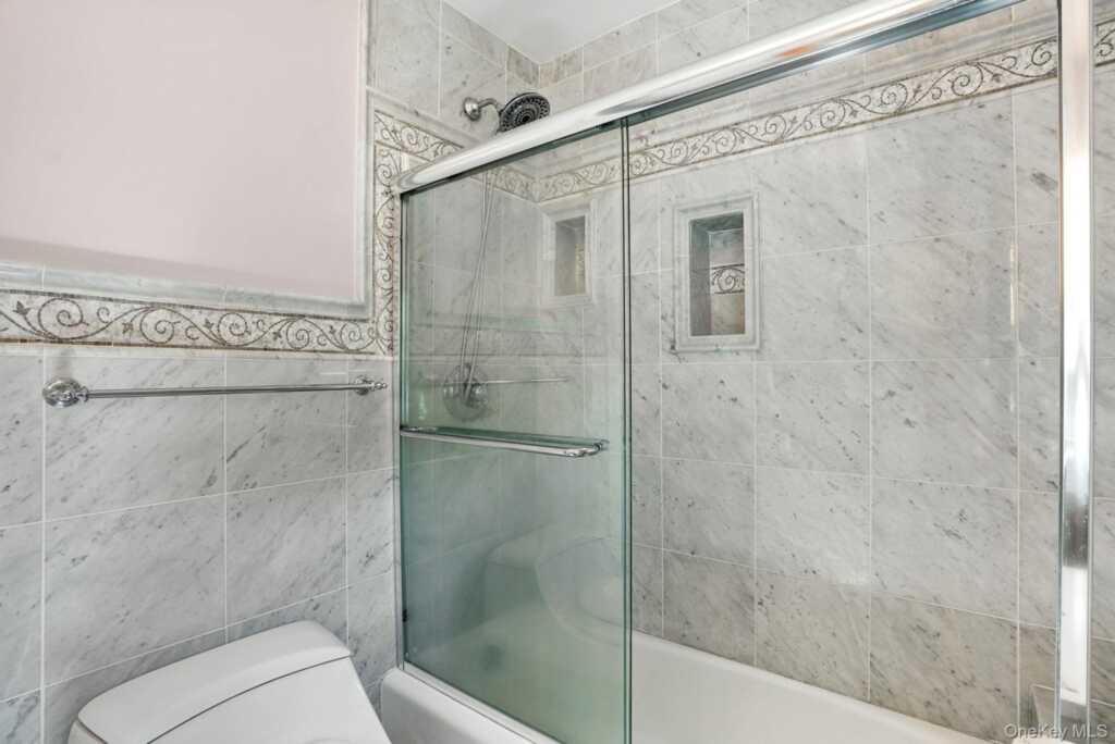 11 Robinhood Road, White Plains, NY 10605 - Photo 31 of 47