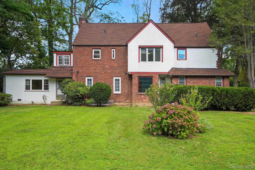 11 Robinhood Road, White Plains, NY 10605 - Photo 38 of 47