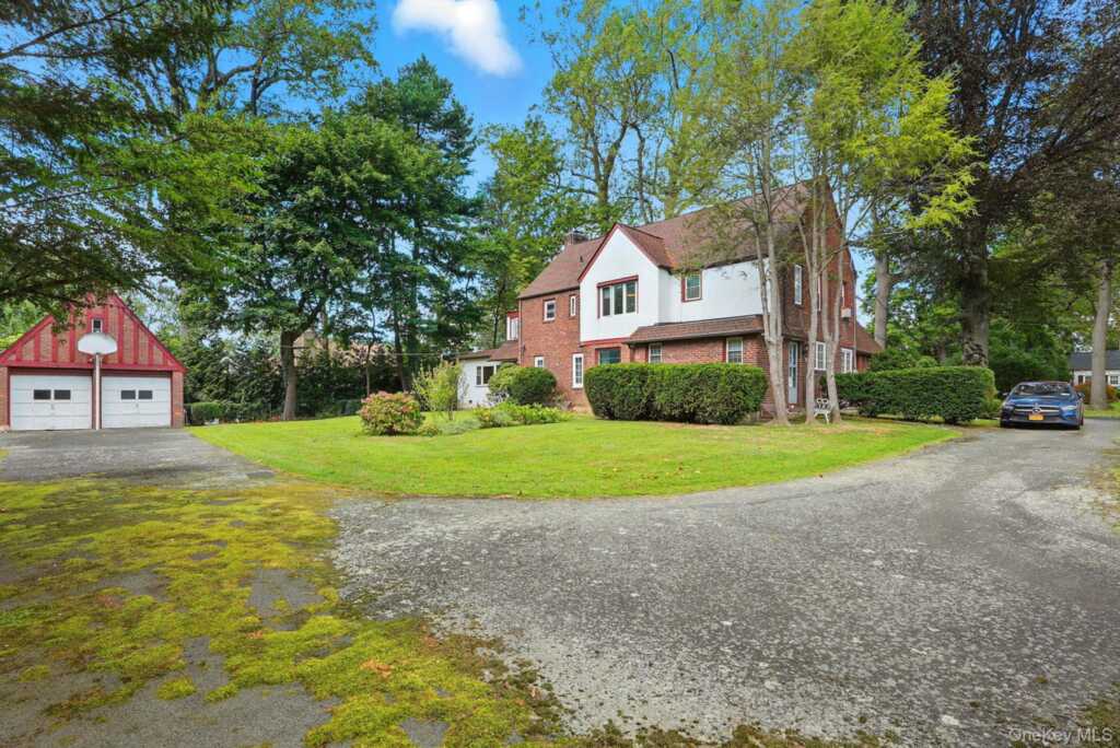11 Robinhood Road, White Plains, NY 10605 - Photo 41 of 47