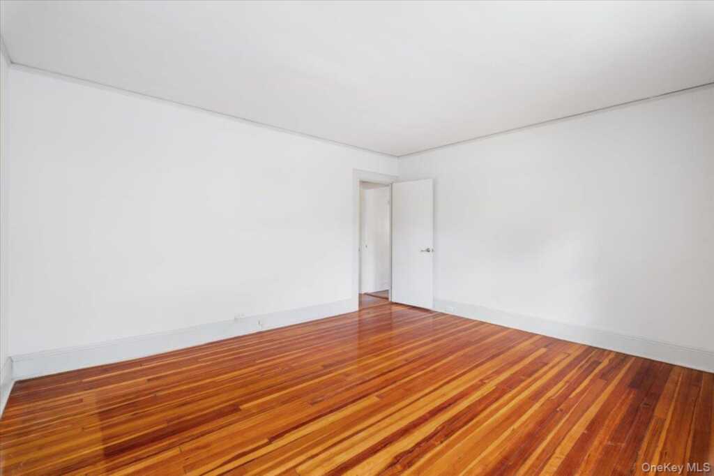36 Bryant Avenue, White Plains, NY 10605 - Photo 20 of 32