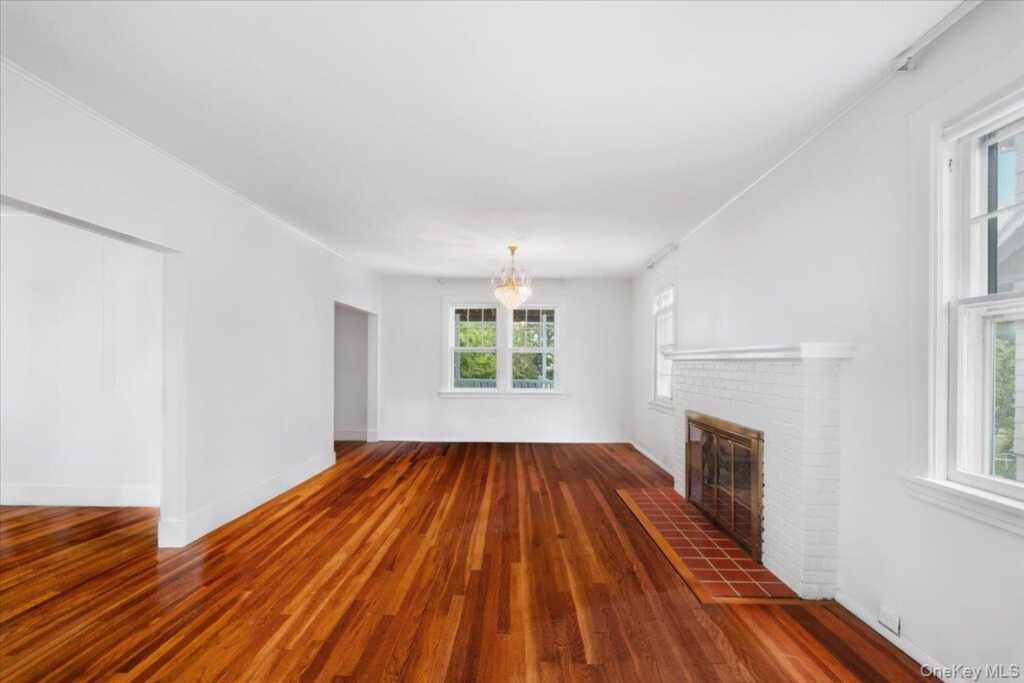 36 Bryant Avenue, White Plains, NY 10605 - Photo 5 of 32