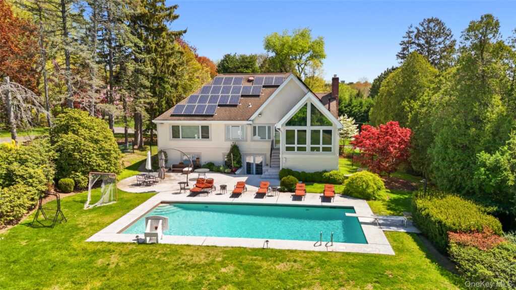 33 Hillandale Road, Rye, NY 10573 - Photo 2 of 32