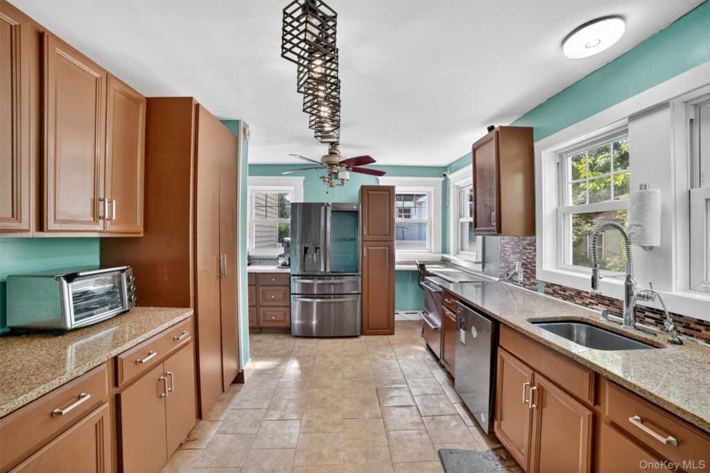 1 Irving Place, New Rochelle, NY 10801 - Photo 16 of 43