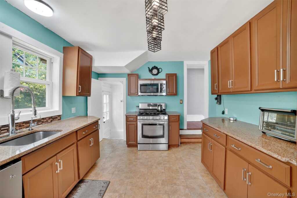 1 Irving Place, New Rochelle, NY 10801 - Photo 17 of 43