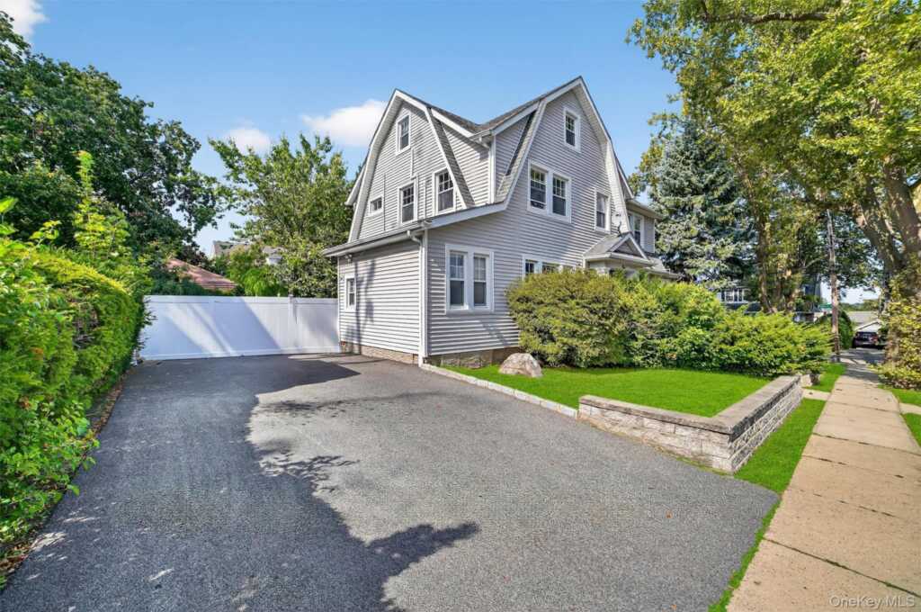 1 Irving Place, New Rochelle, NY 10801 - Photo 3 of 43