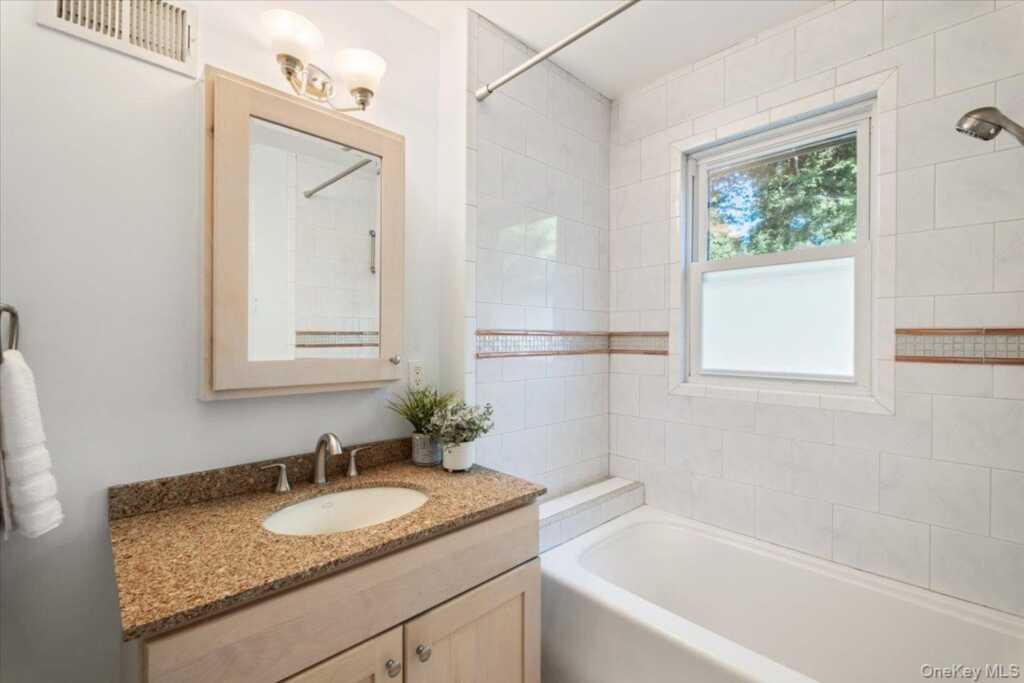 429 Grand Boulevard, New Rochelle, NY 10583 - Photo 12 of 18