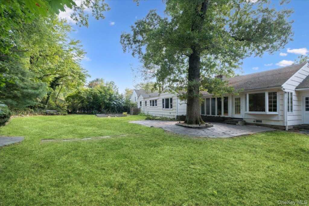 429 Grand Boulevard, New Rochelle, NY 10583 - Photo 15 of 18
