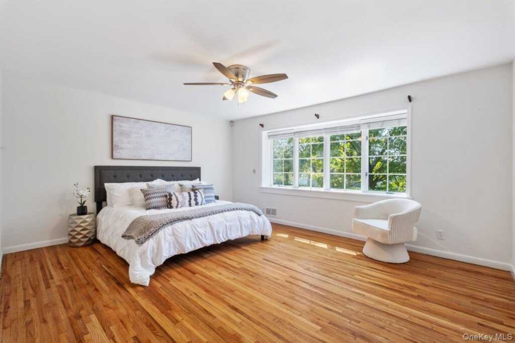 429 Grand Boulevard, New Rochelle, NY 10583 - Photo 8 of 18