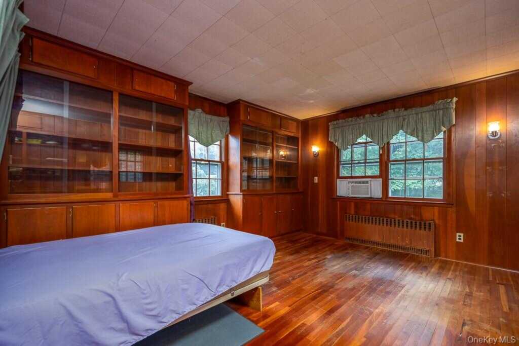 165 Forest Avenue, Pearl River, NY 10965 - Photo 14 of 32