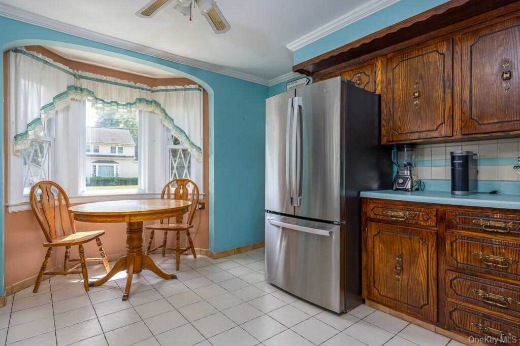 165 Forest Avenue, Pearl River, NY 10965 - Photo 18 of 32