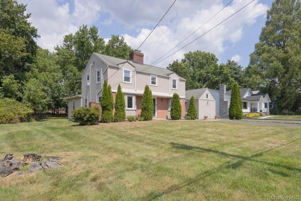 165 Forest Avenue, Pearl River, NY 10965 - Photo 2 of 32