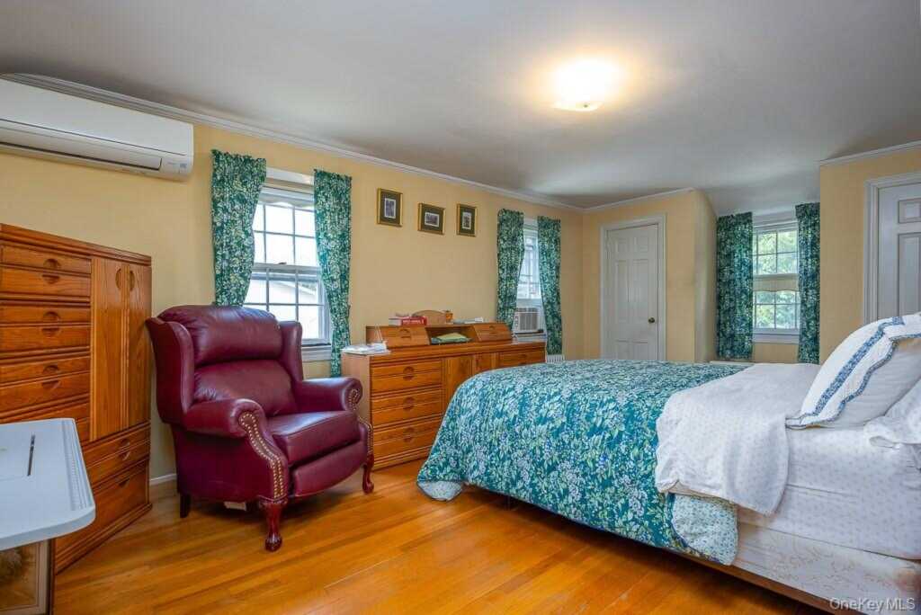 165 Forest Avenue, Pearl River, NY 10965 - Photo 24 of 32