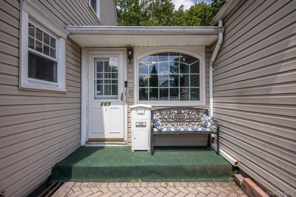 165 Forest Avenue, Pearl River, NY 10965 - Photo 4 of 32