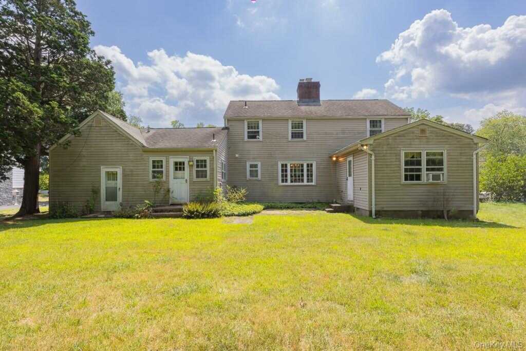165 Forest Avenue, Pearl River, NY 10965 - Photo 6 of 32