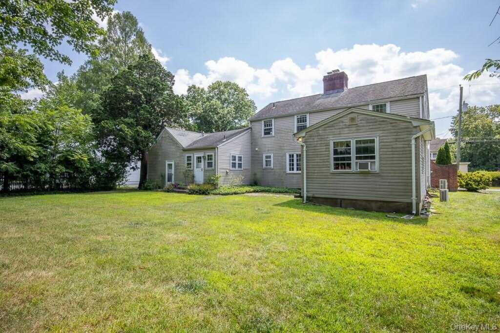 165 Forest Avenue, Pearl River, NY 10965 - Photo 7 of 32
