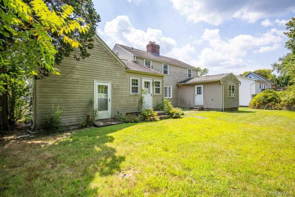 165 Forest Avenue, Pearl River, NY 10965 - Photo 8 of 32