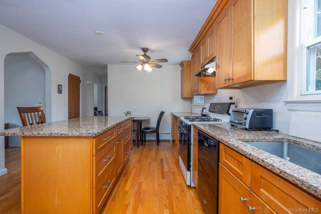 85 Lt Cox Drive, Pearl River, NY 10965 - Photo 15 of 29