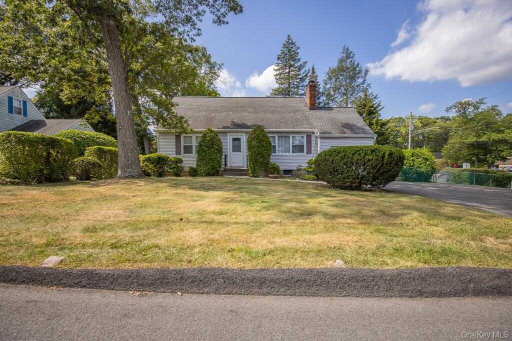 85 Lt Cox Drive, Pearl River, NY 10965 - Photo 2 of 29