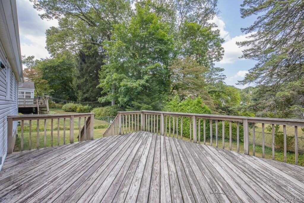 85 Lt Cox Drive, Pearl River, NY 10965 - Photo 7 of 29