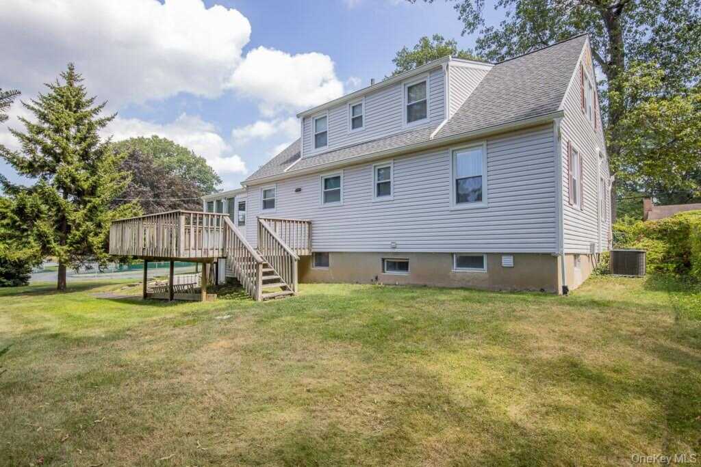 85 Lt Cox Drive, Pearl River, NY 10965 - Photo 9 of 29