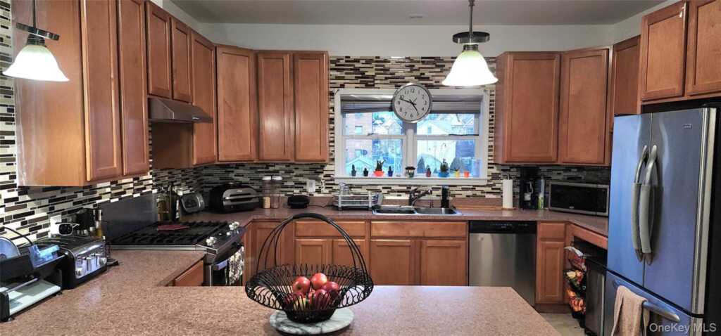 112 Locust Avenue, Unit #3, New Rochelle, NY 10805 - Photo 2 of 22