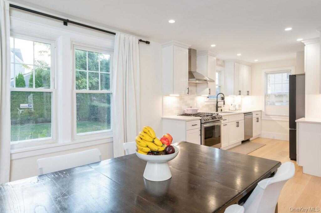 53 Jefferson Avenue, White Plains, NY 10606 - Photo 10 of 26