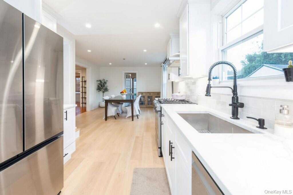 53 Jefferson Avenue, White Plains, NY 10606 - Photo 11 of 26