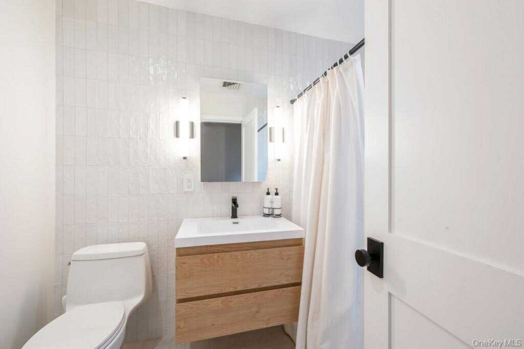 53 Jefferson Avenue, White Plains, NY 10606 - Photo 12 of 26