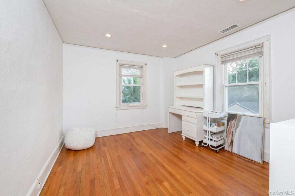 53 Jefferson Avenue, White Plains, NY 10606 - Photo 15 of 26