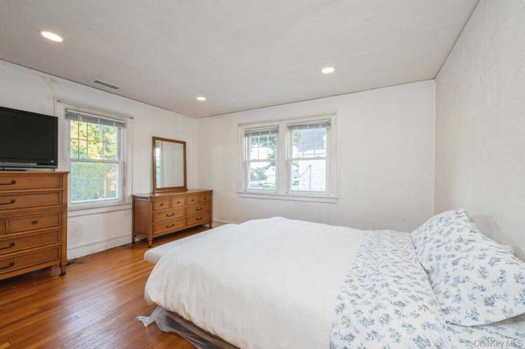 53 Jefferson Avenue, White Plains, NY 10606 - Photo 16 of 26