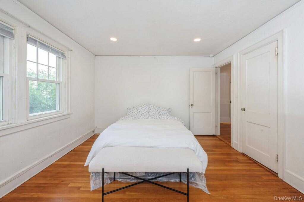53 Jefferson Avenue, White Plains, NY 10606 - Photo 17 of 26