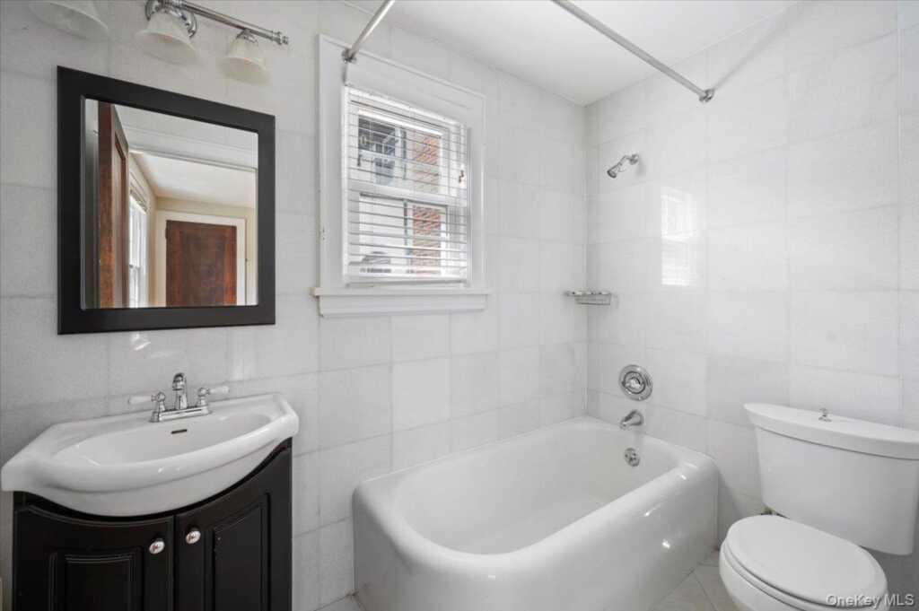 98 Rosehill Avenue, New Rochelle, NY 10804 - Photo 17 of 34