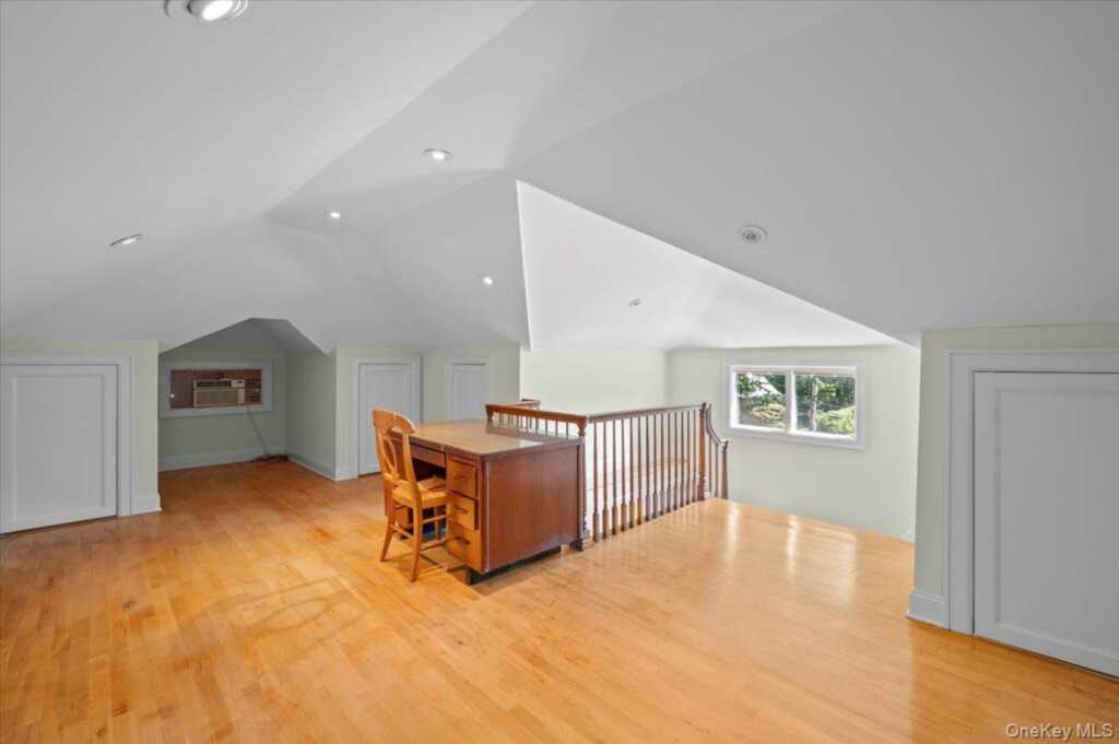 98 Rosehill Avenue, New Rochelle, NY 10804 - Photo 26 of 34