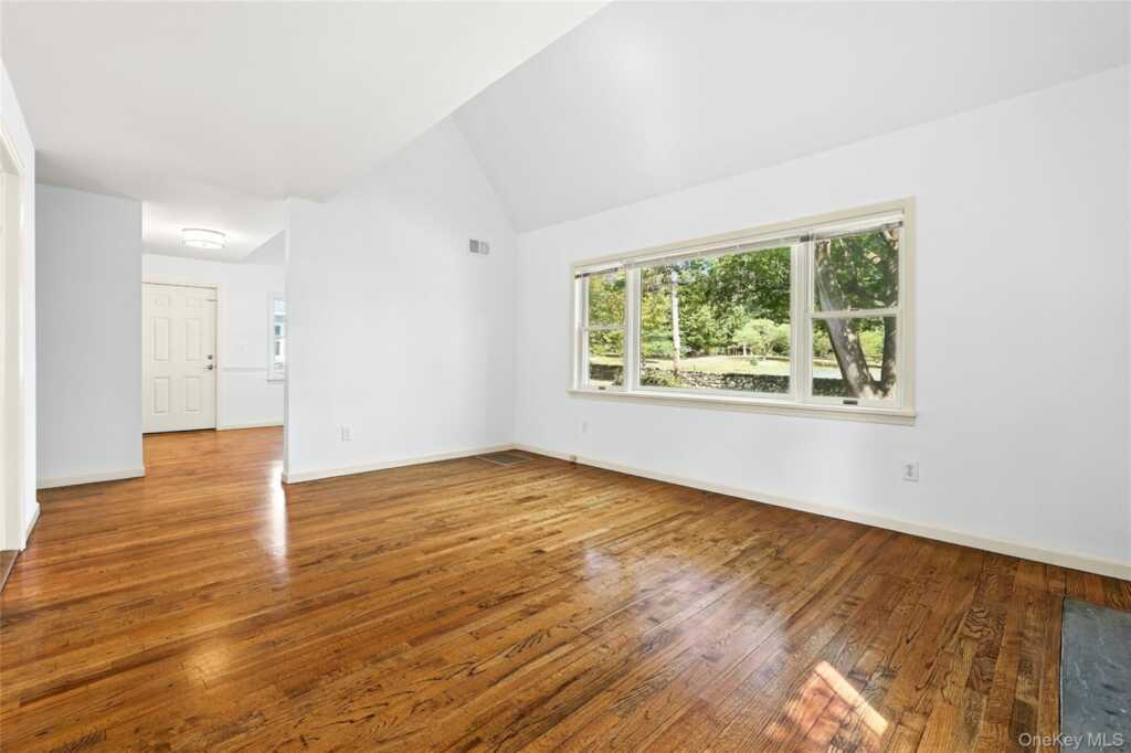 134-136 Dearborn Avenue, Rye, NY 10580 - Photo 5 of 37