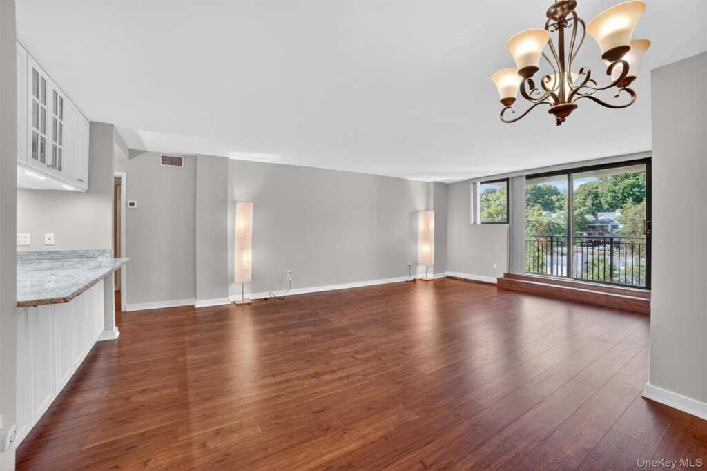 25 Rockledge Avenue, Unit #901W, White Plains, NY 10601 - Photo 11 of 33