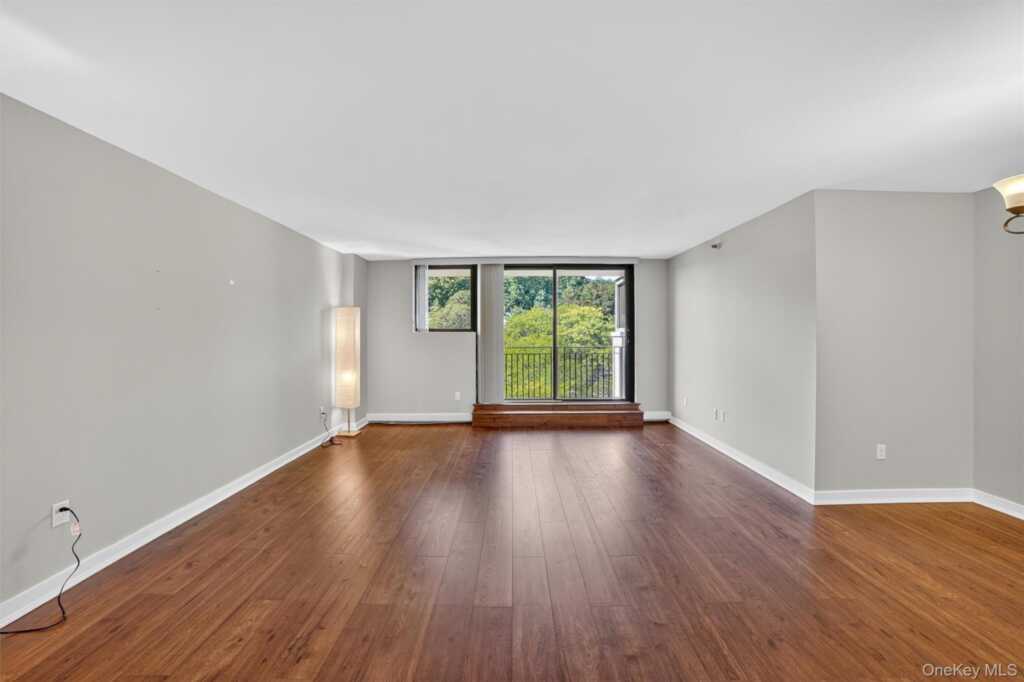 25 Rockledge Avenue, Unit #901W, White Plains, NY 10601 - Photo 14 of 33