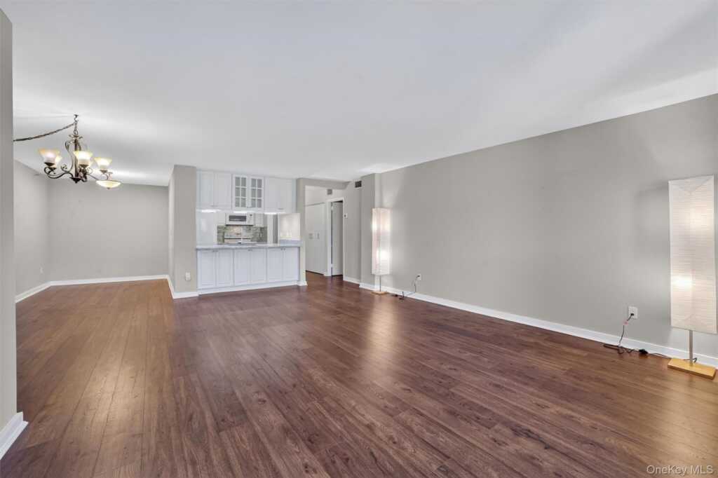 25 Rockledge Avenue, Unit #901W, White Plains, NY 10601 - Photo 17 of 33