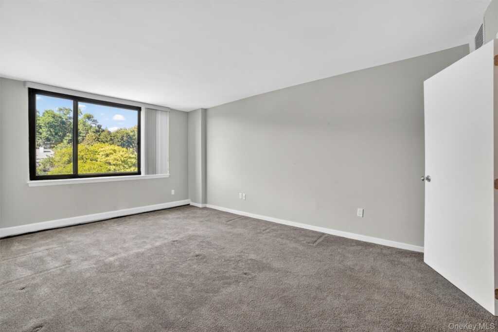 25 Rockledge Avenue, Unit #901W, White Plains, NY 10601 - Photo 20 of 33