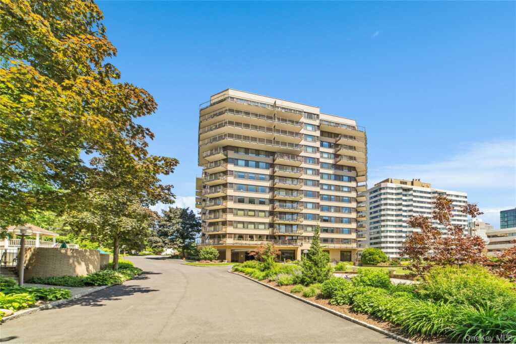 25 Rockledge Avenue, Unit #901W, White Plains, NY 10601 - Photo 29 of 33